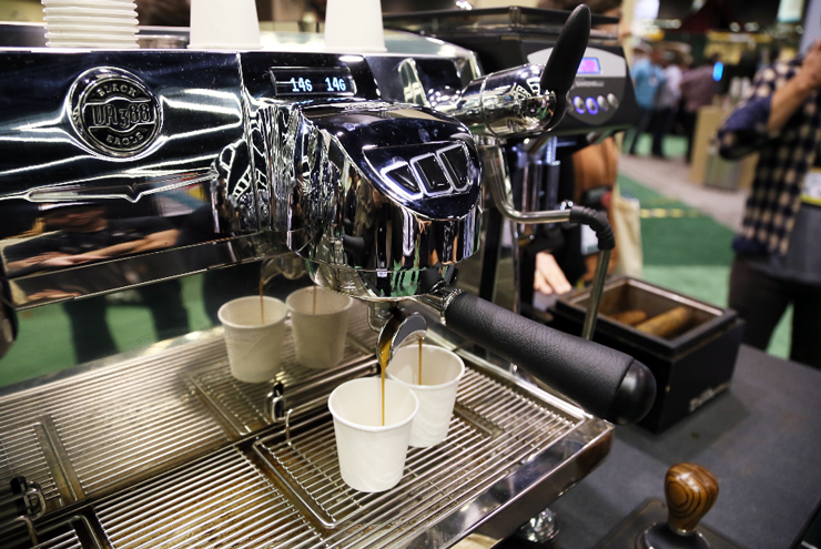 Советы: как выбрать профессиональную кофемашину для кафе