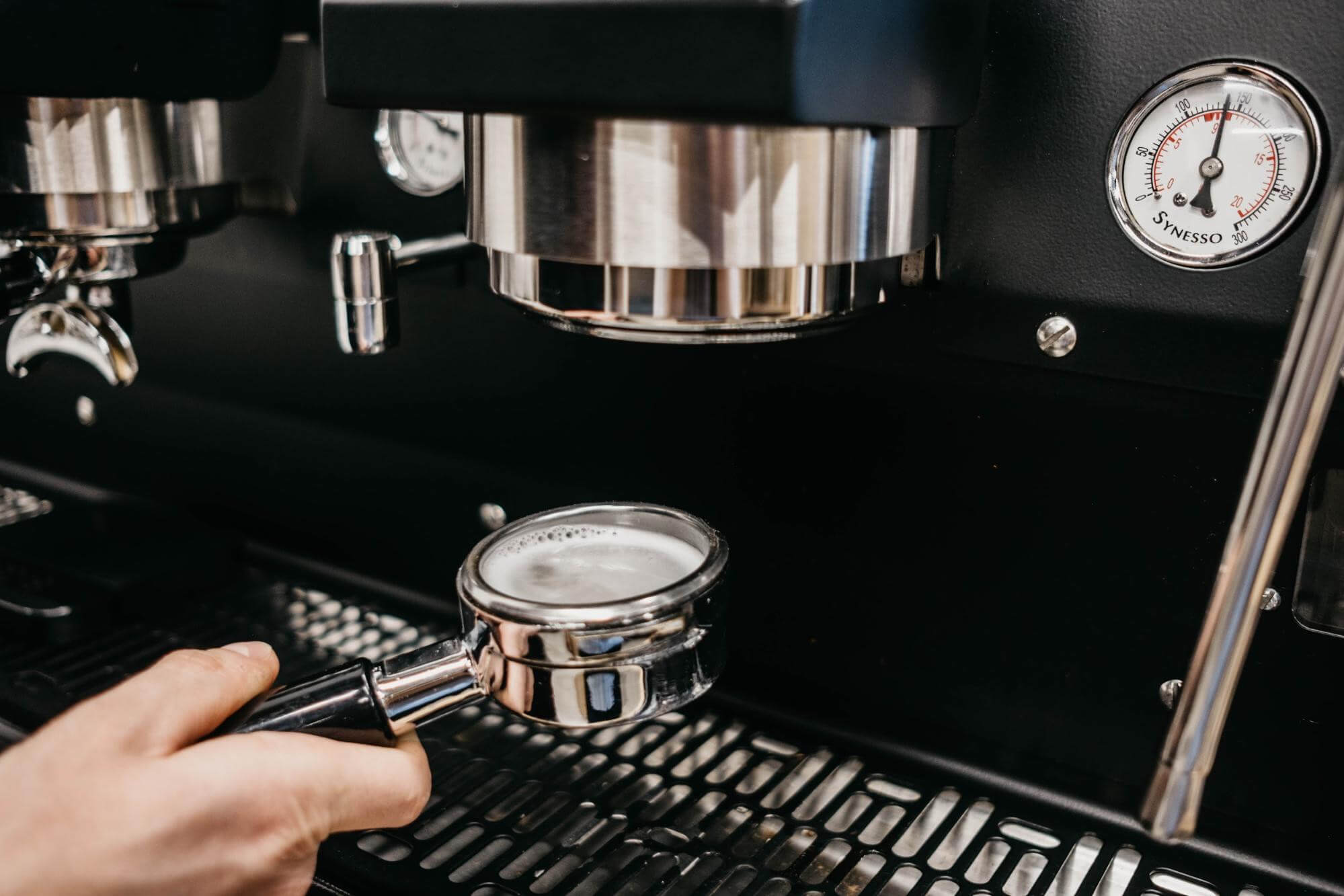 Как отмыть кофе с кофеварки